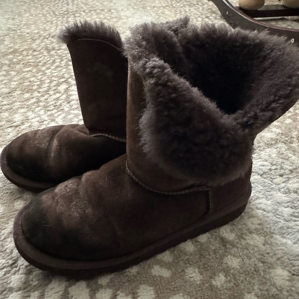 Brown Bailey UGG Boots - Picture 6 of 8